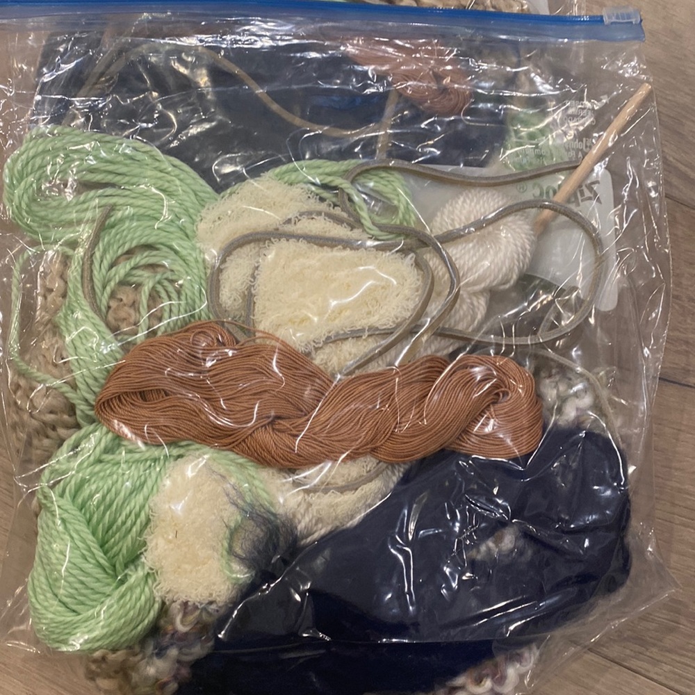 High quality Yarn kit wool, wooden dowel, leather perfect for homemade crafts!